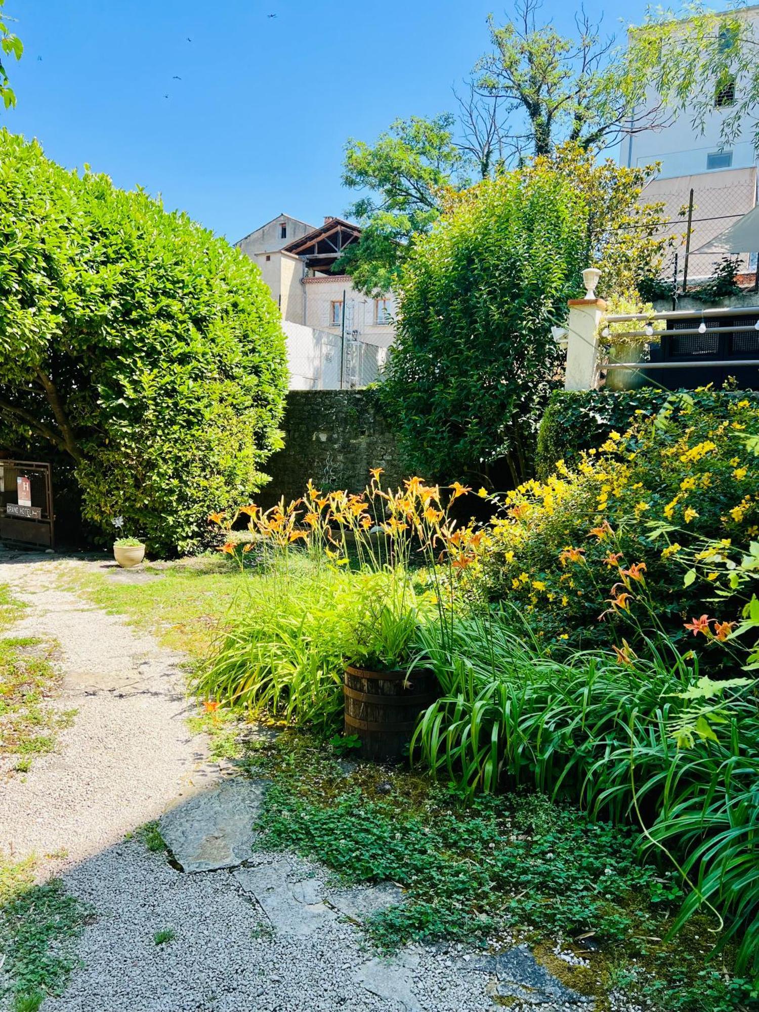 Le Grand Hotel Forcalquier Exterior foto