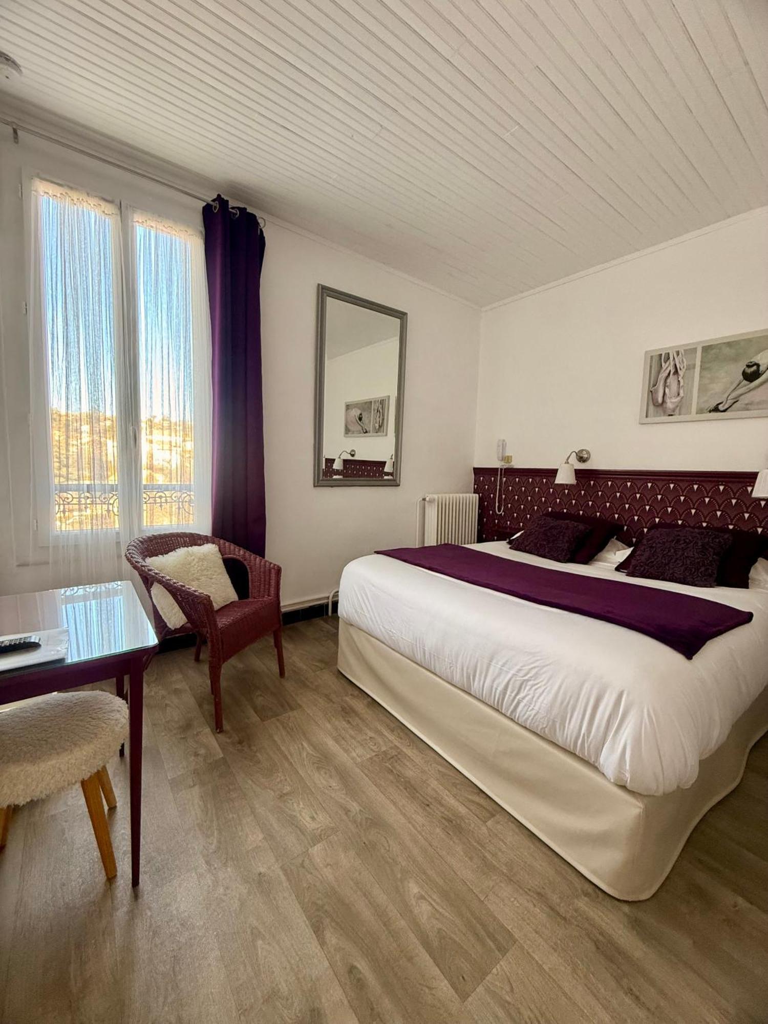 Le Grand Hotel Forcalquier Exterior foto
